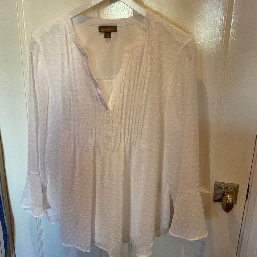 Style & Company white Swiss dot, ruffle sleeve top, XL